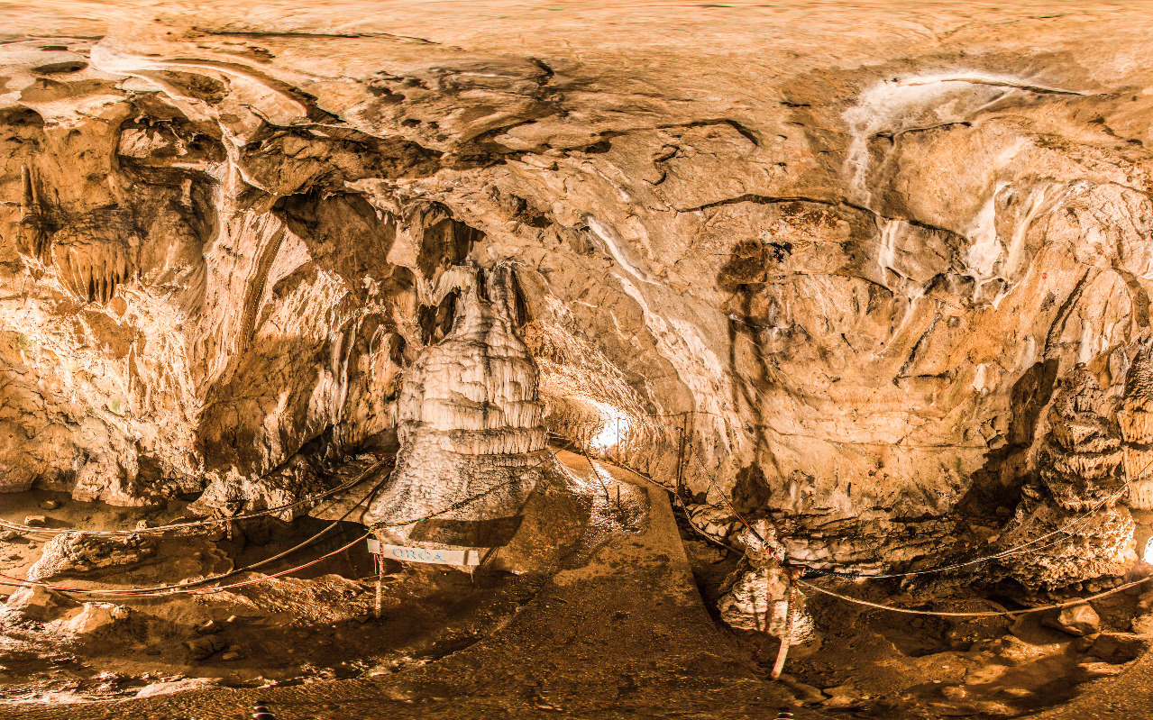Lumea din subteran: Peștera Muierilor